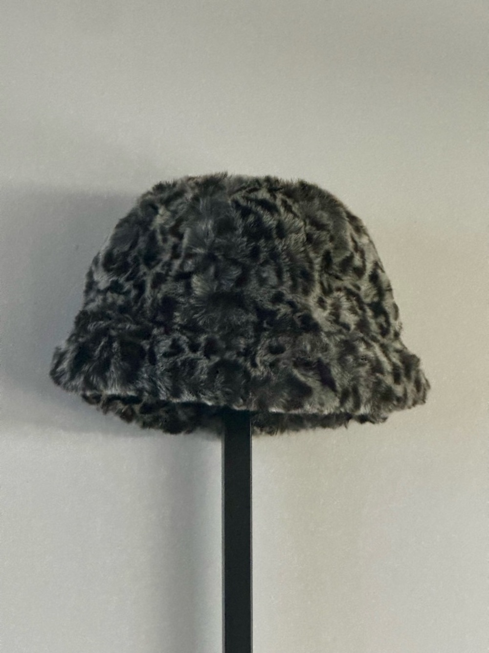 Vintage 90s Faux Fur Leopard Print Bucket Hat Clueless